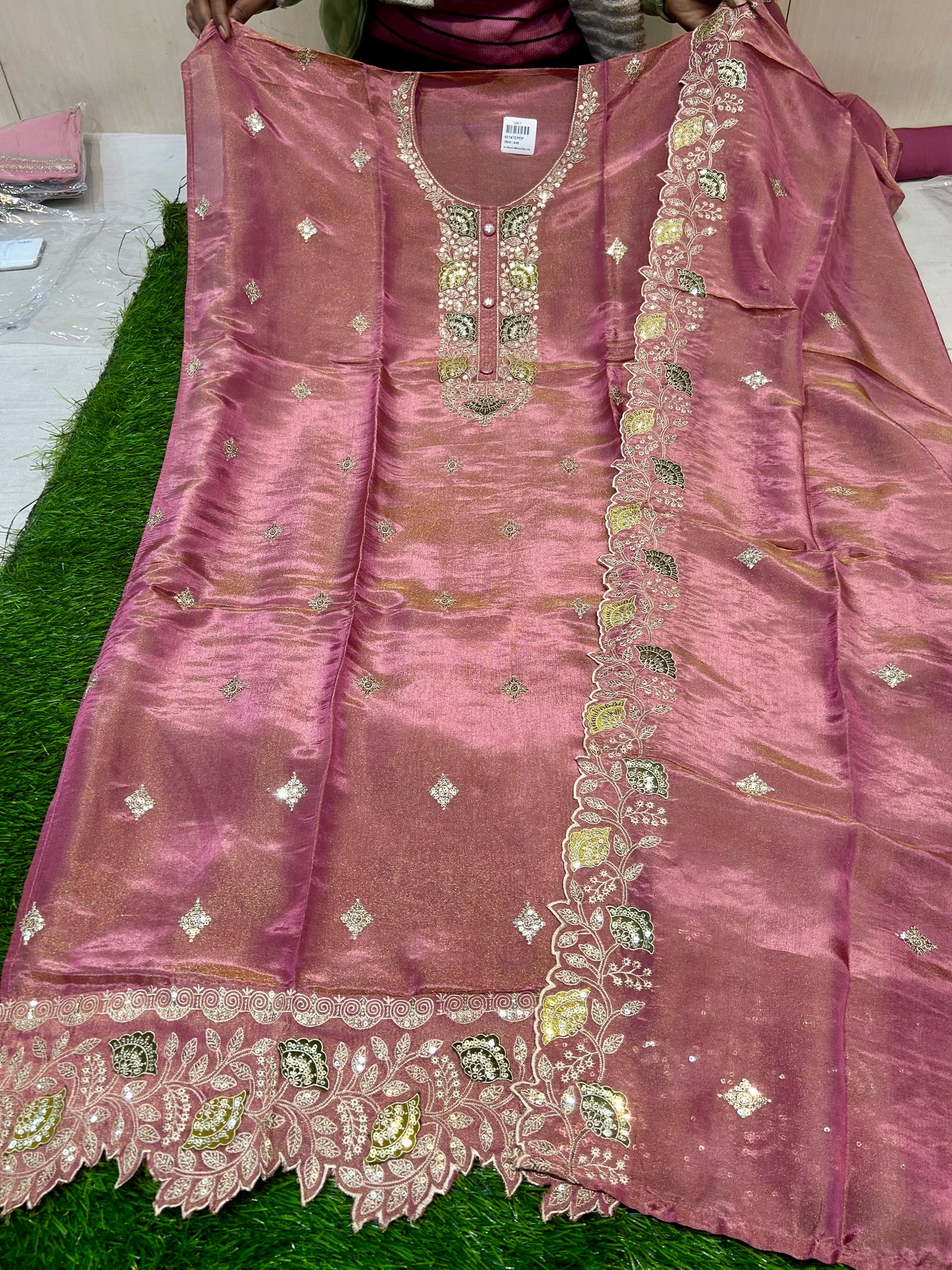 Elegant pink Unstitched suit ( free size )
