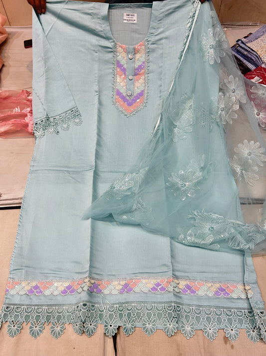 आसमानी नीला आश्चर्यजनक अनसिला सूट 😍