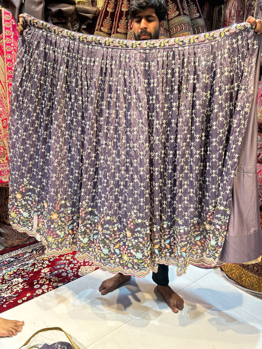 ليهنغا بنفسجية مذهلة