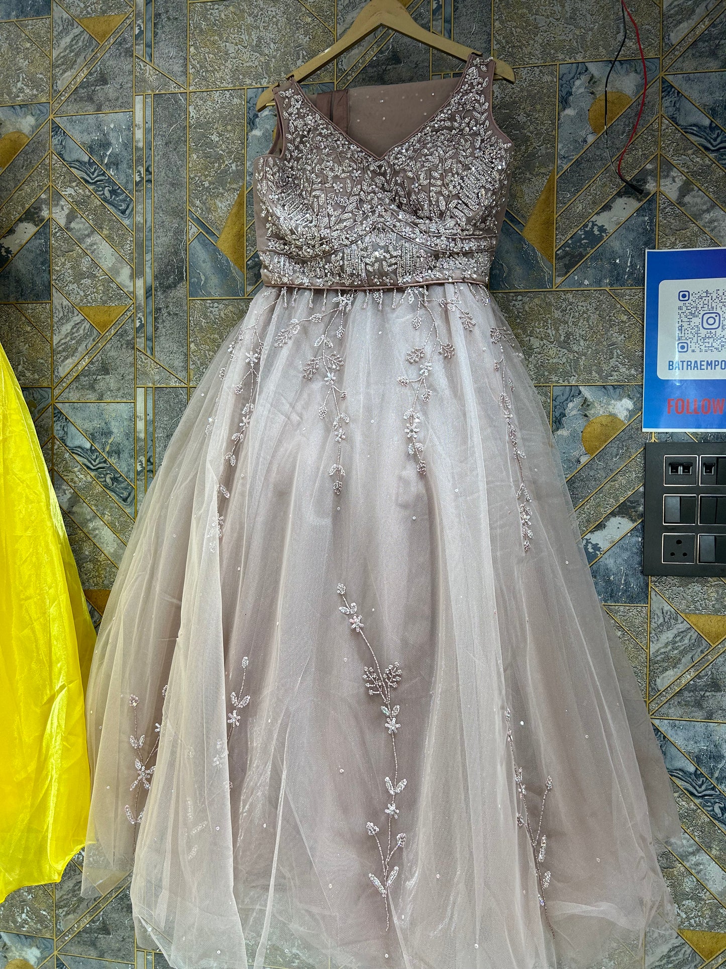 Stylish golden crop top dress Lehenga Chandni Chowk Delhi
