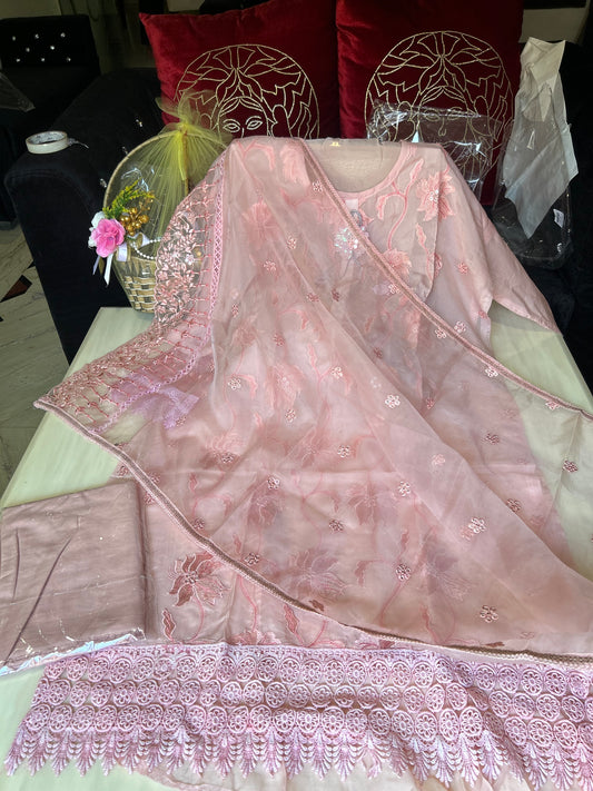 Fantastic light pink Unstitched suit