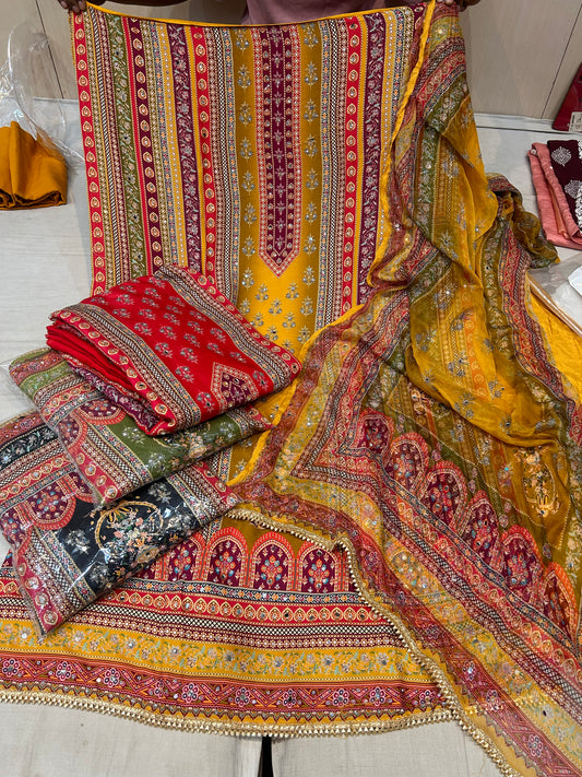 ماجستير هالدي ميهيندي بدلة غير محددة