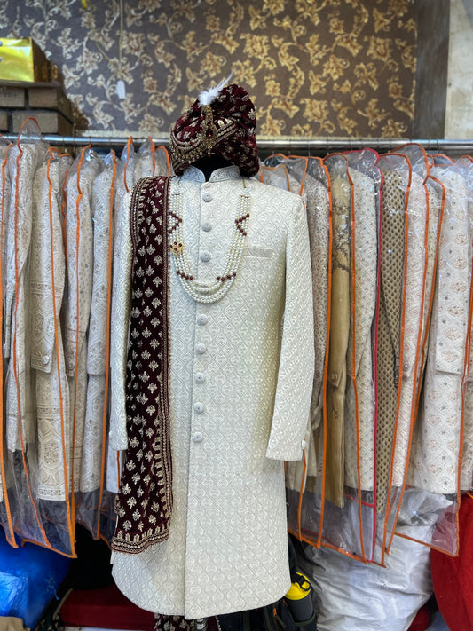 रॉयल क्रीम मैरून शेरवानी