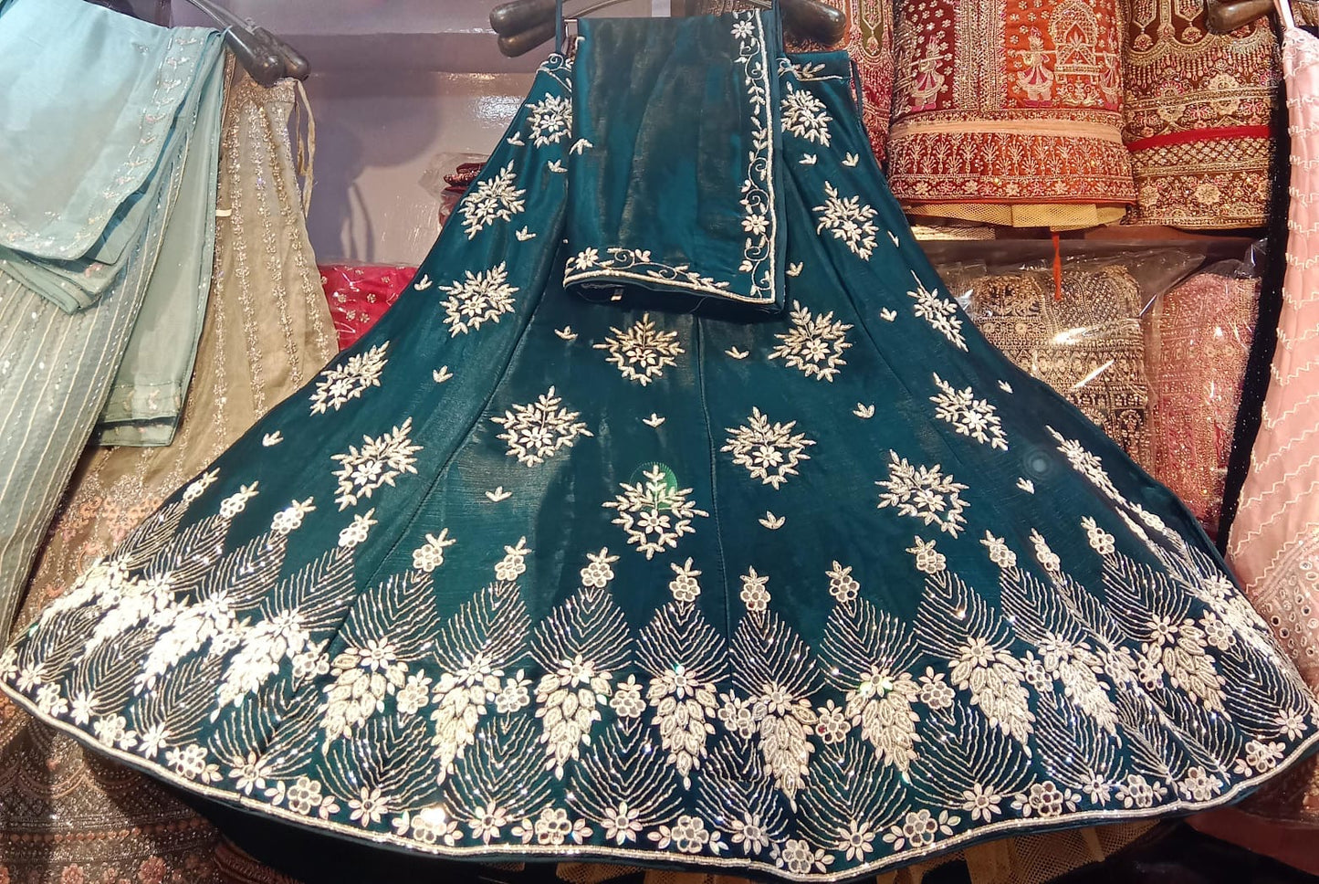 Preciosa lehenga azul