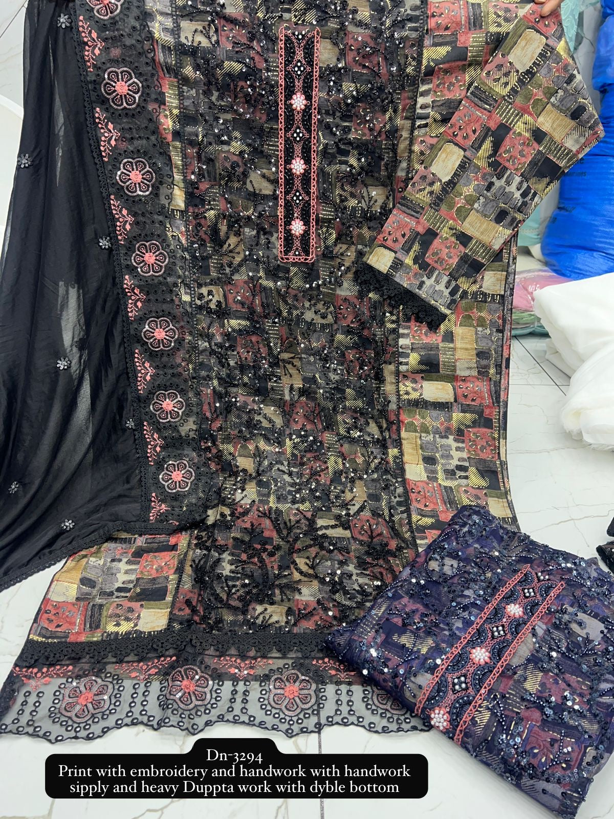 ग्लैमरस मल्टीकलर अनस्टिच्ड सलवार सूट ड्रेस मटीरियल (फ्री साइज़)