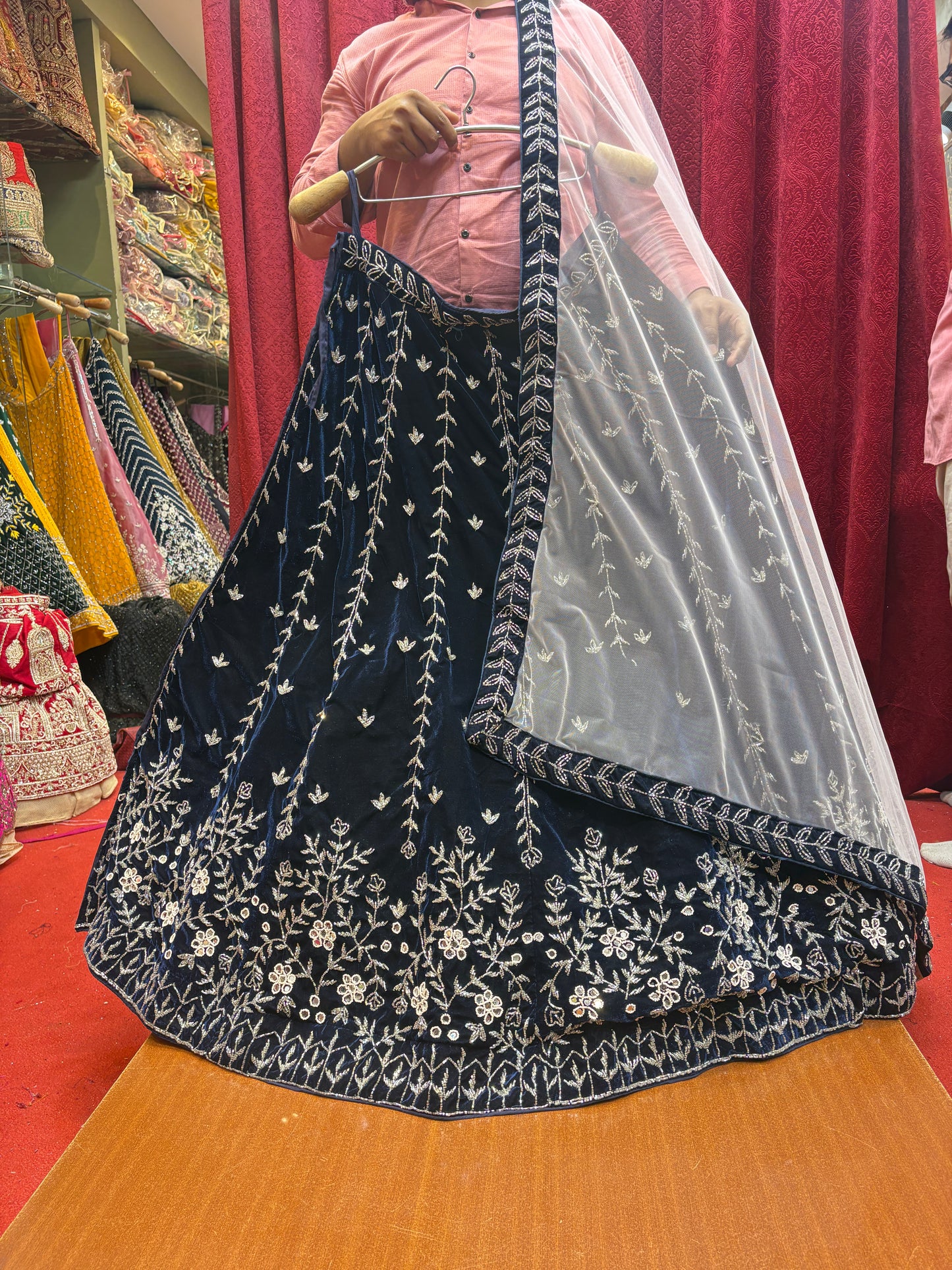 Agradable lehenga azul marino