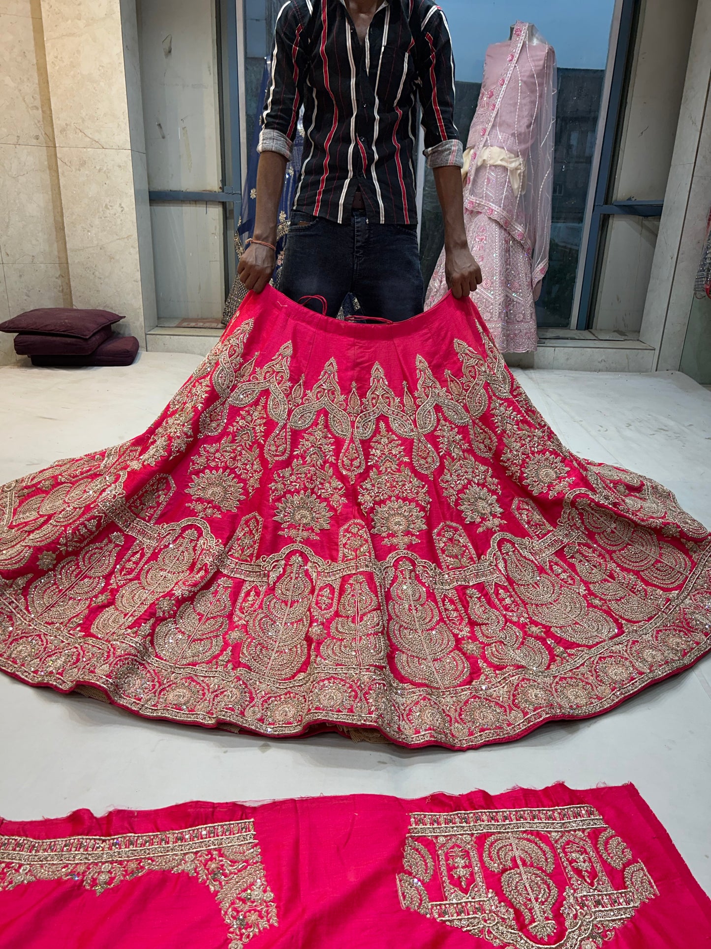 lehenga الوردي الساخن غير العادي