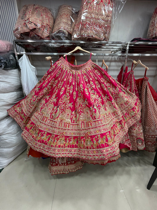 रानी गुलाबी मोर ब्राइडल लहंगा