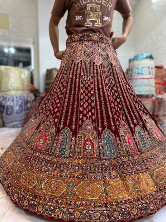 رائعة المارون الزفاف lehenga