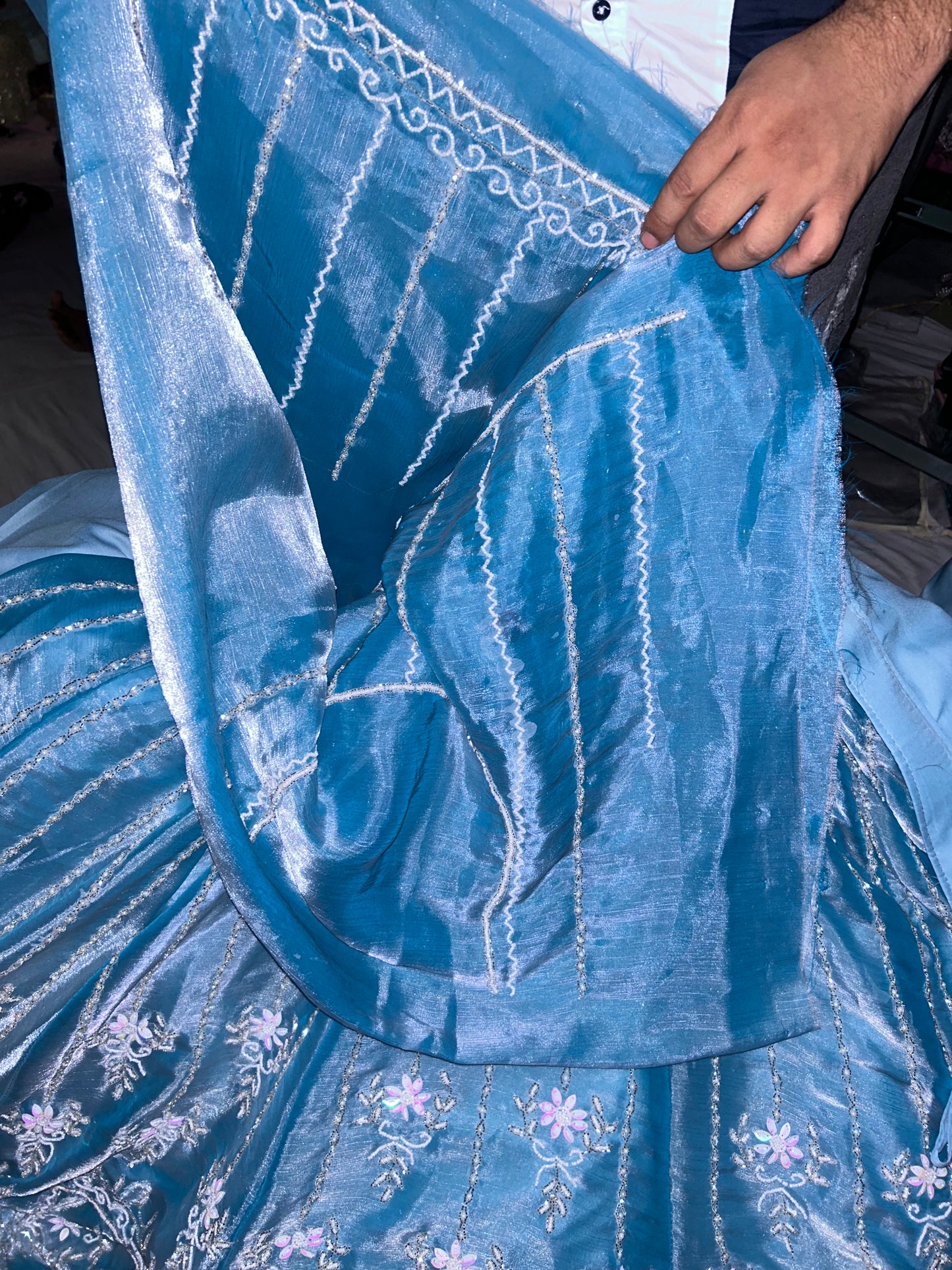 ليهينجا الأزرق الجذاب