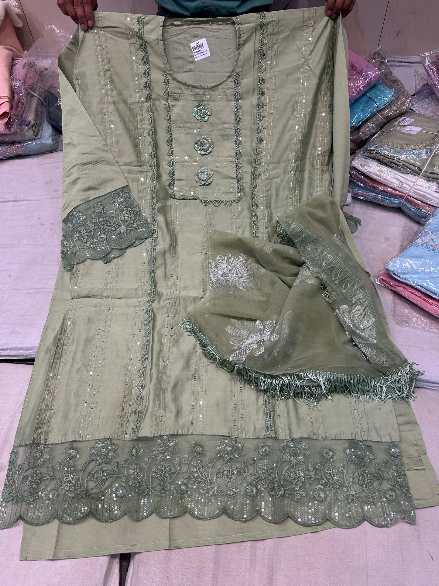 Grey majestic Unstitched Suit 😍