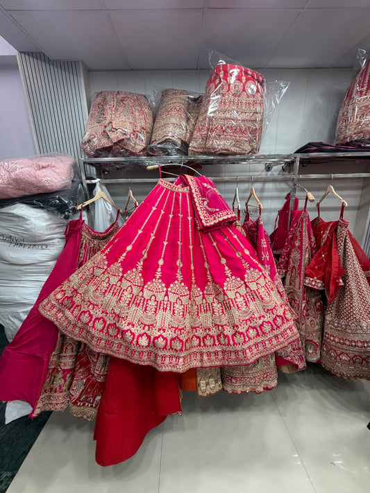 रानी गुलाबी ब्राइडल लहंगा