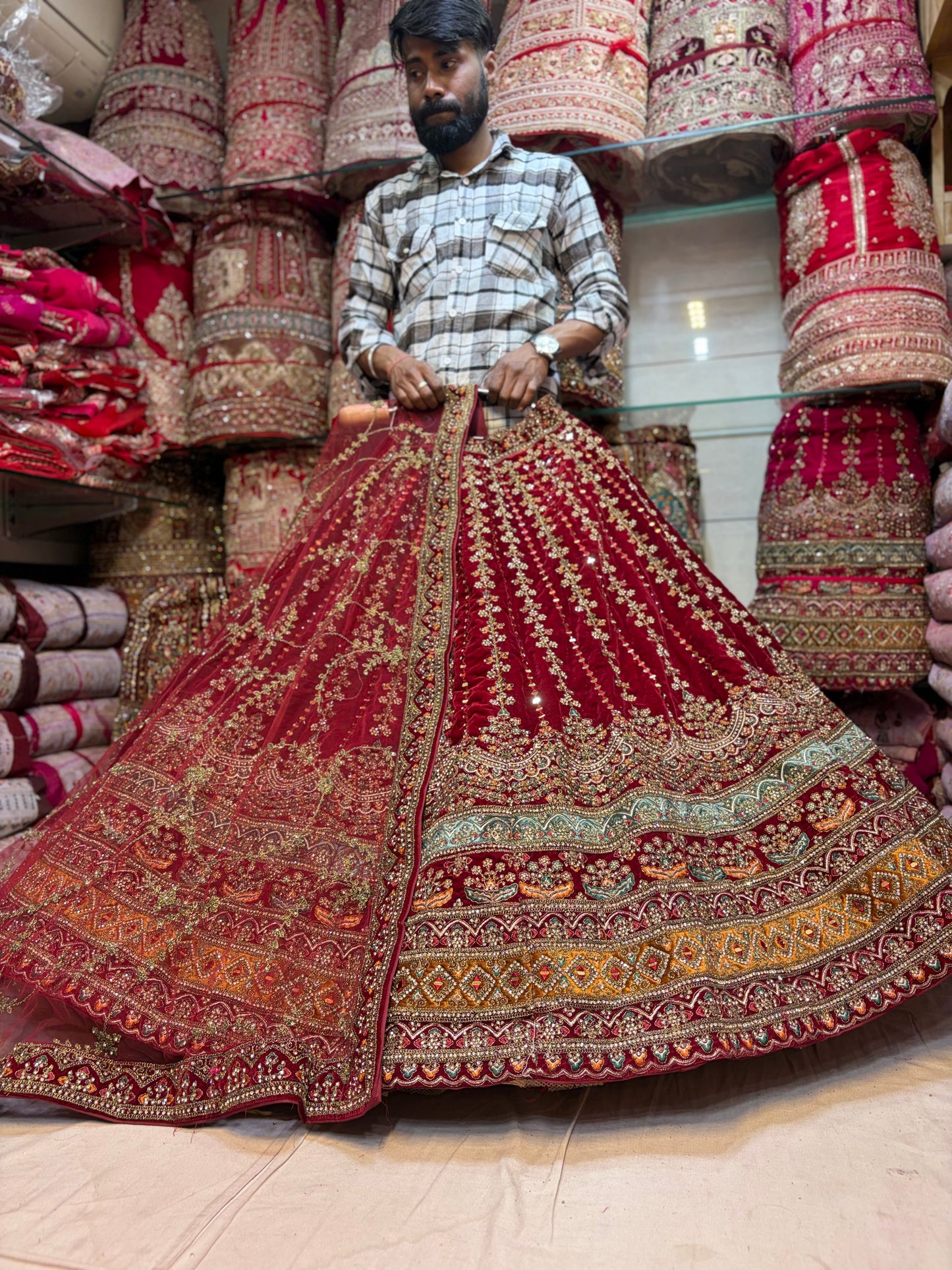 मैरून ब्राइडल लहंगा