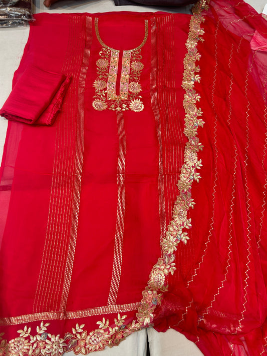 ريد فاخرة بدلة غير متزايدة