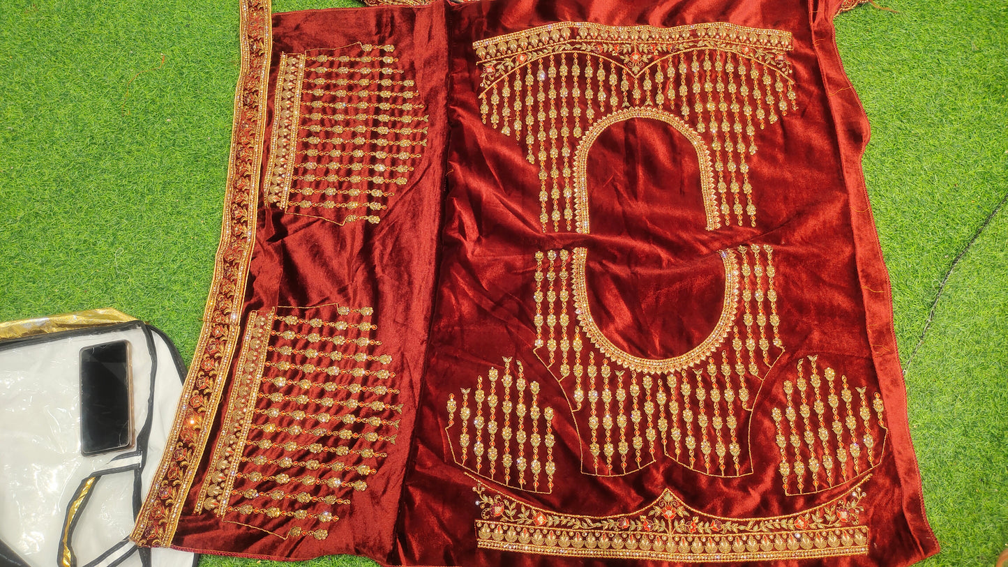 वाह मल्टी काली गोल्डन मैरून लहंगा