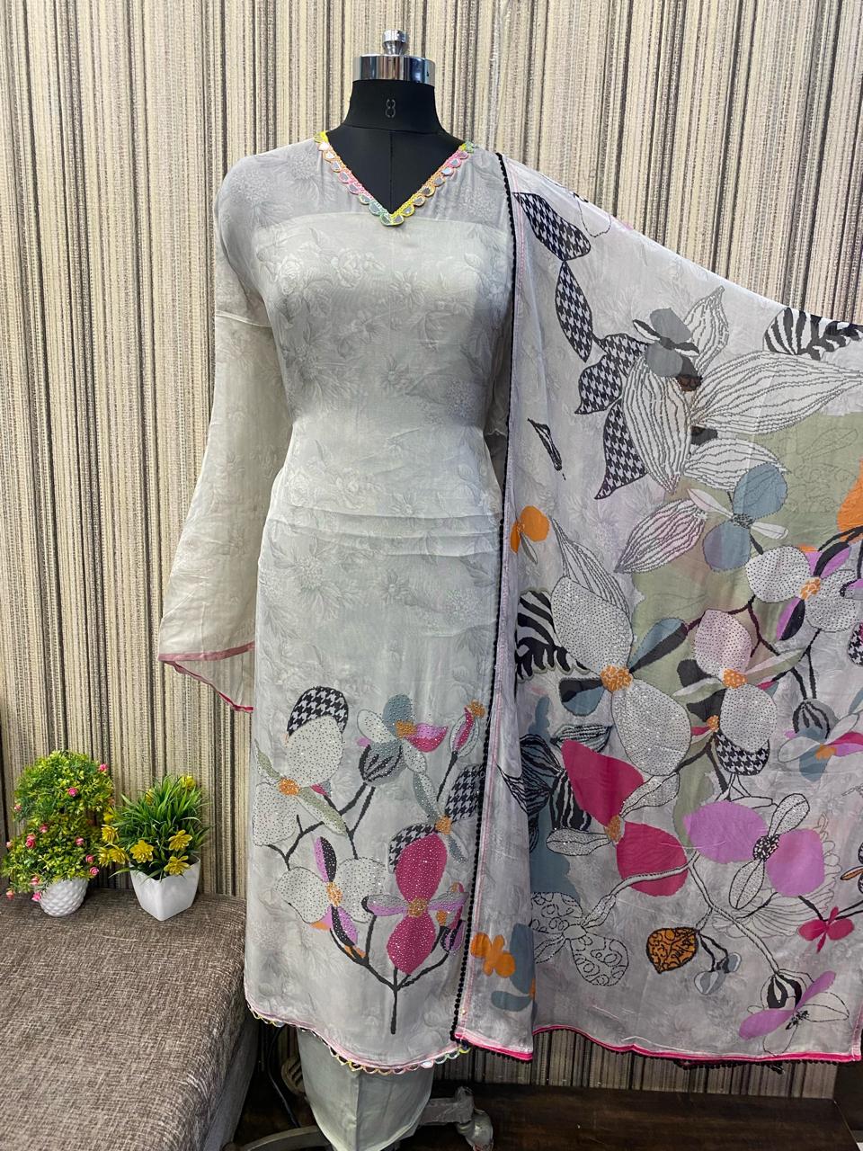 Astonishing grey Unstitched suit ( free size )