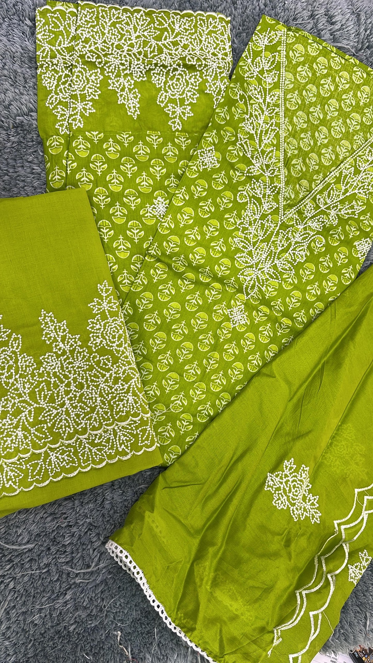 Stunning green Unstitched suit ( free size )