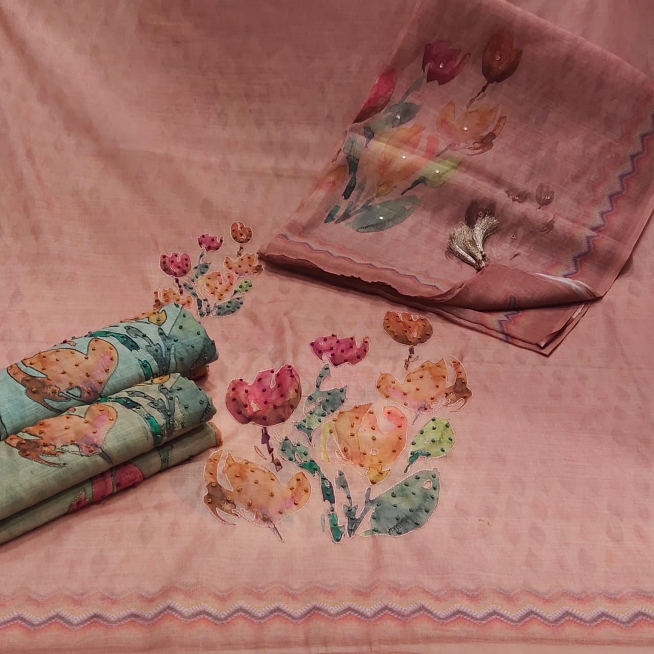 Gorgeous pink Unstitched suit ( free size )