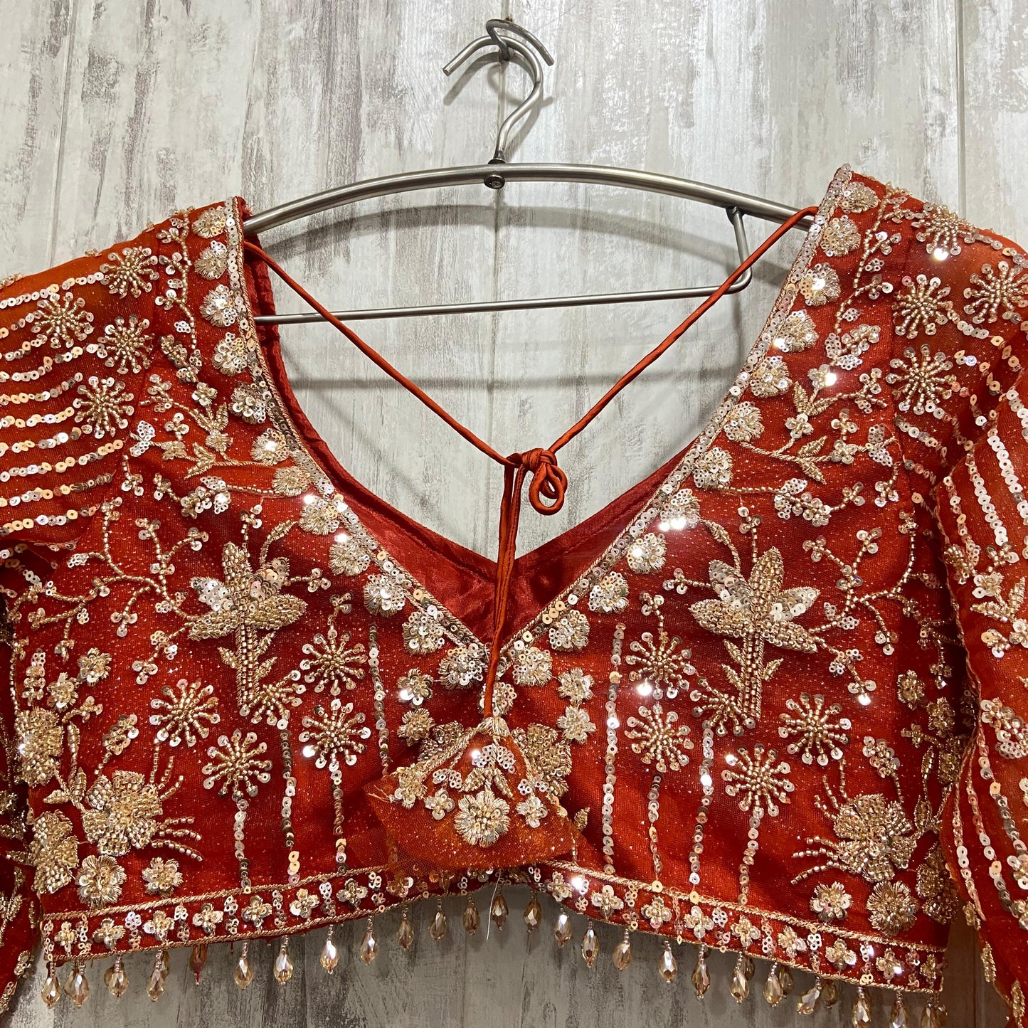 Top corto de trabajo pesado color granate oscuro, 16 kali, encantador. (Lehenga)