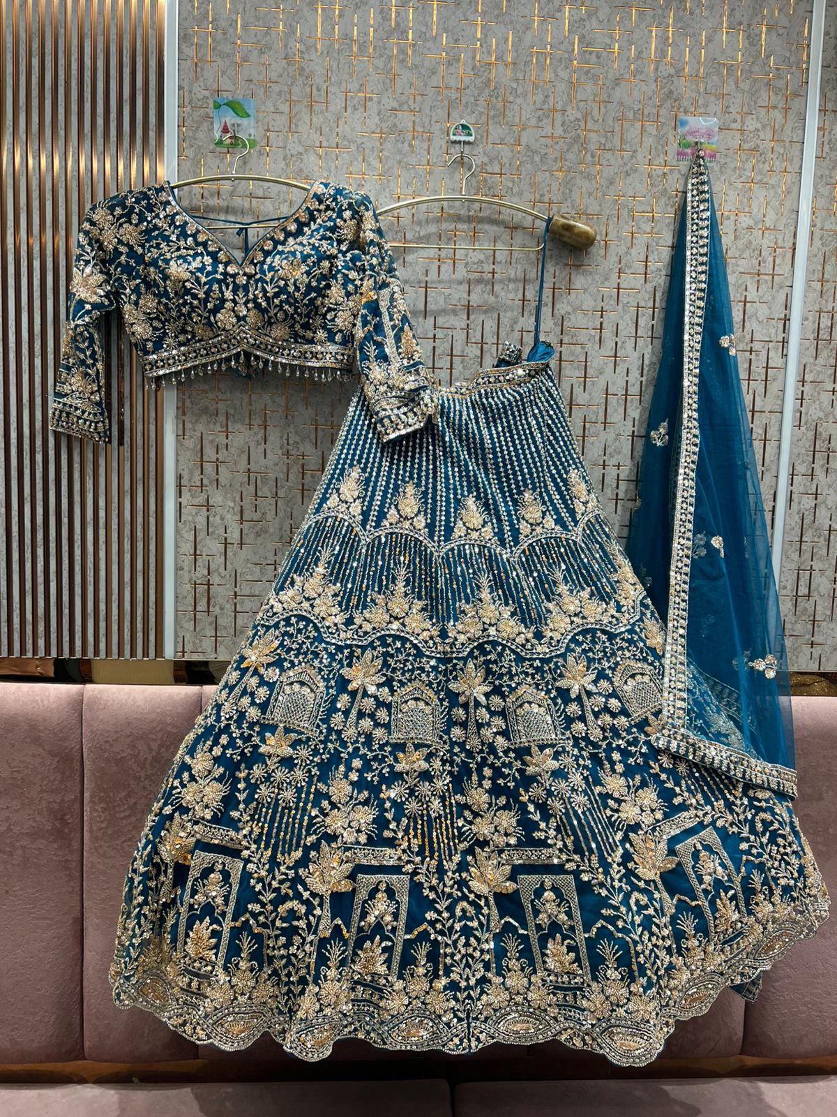 Atractivo top corto azul cielo Lehenga