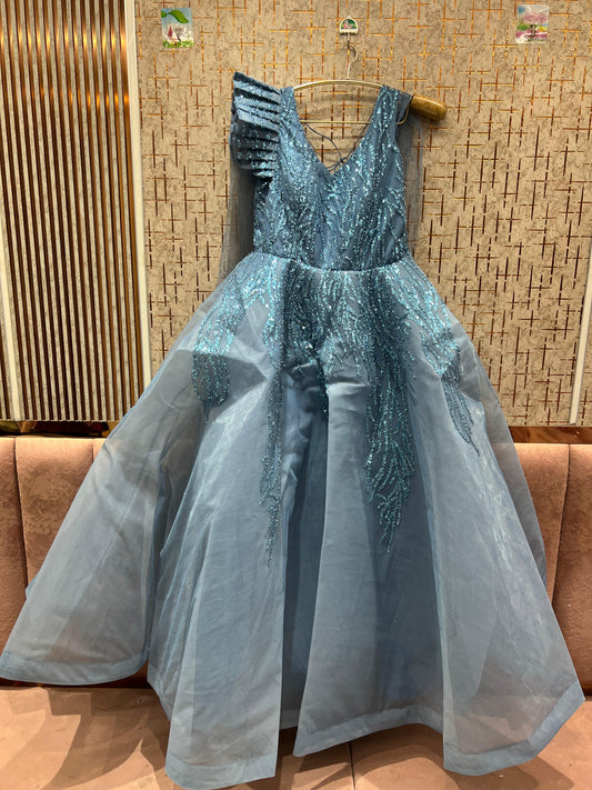 Engaging blue gown