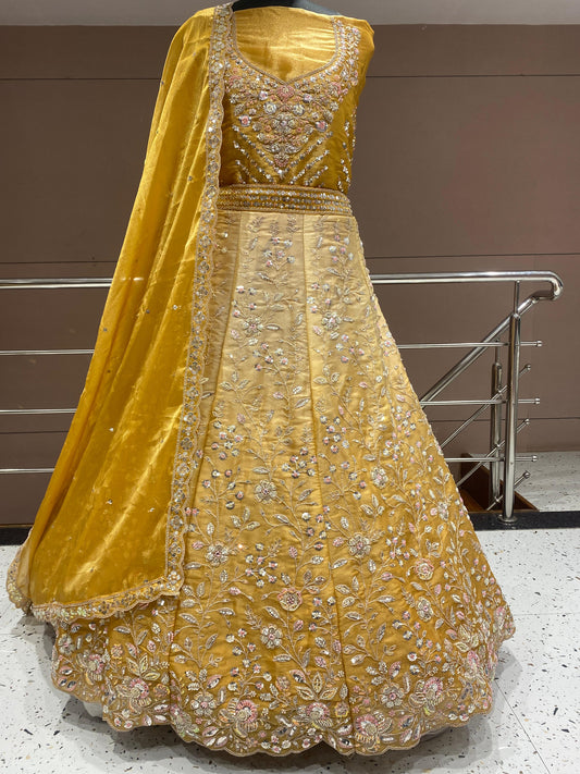 सुंदर प्याज़ गुलाबी लहंगा