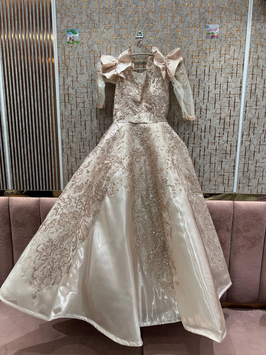 Delightful golden gown