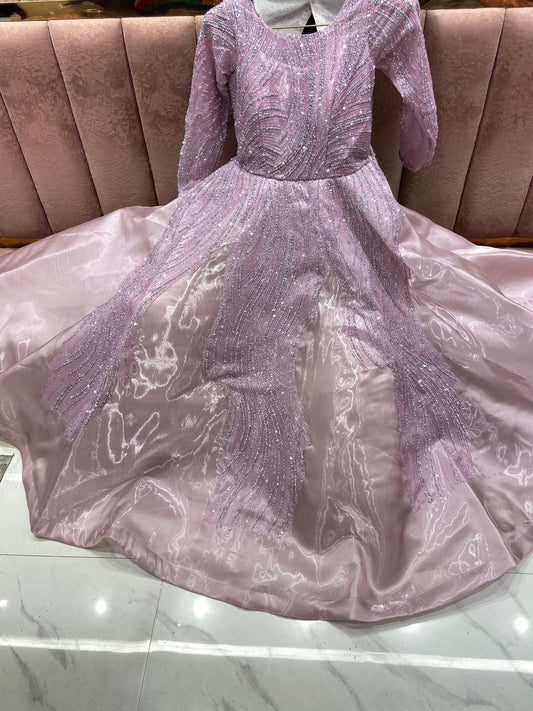 Tremendous lilac pink Gown