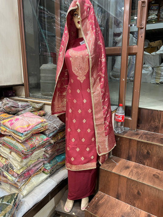 بدلة سيدات حمراء مذهلة