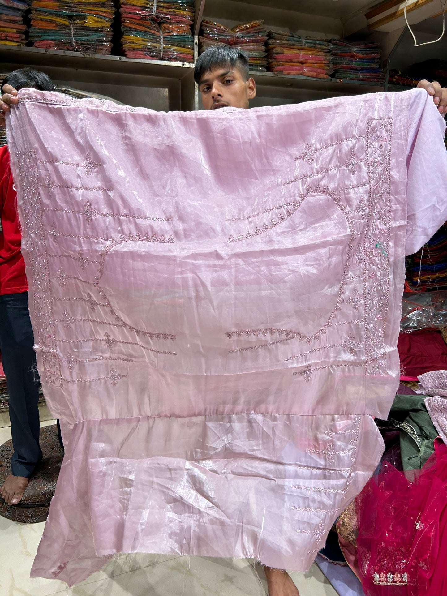 डिजाइनर गुलाबी लहंगा