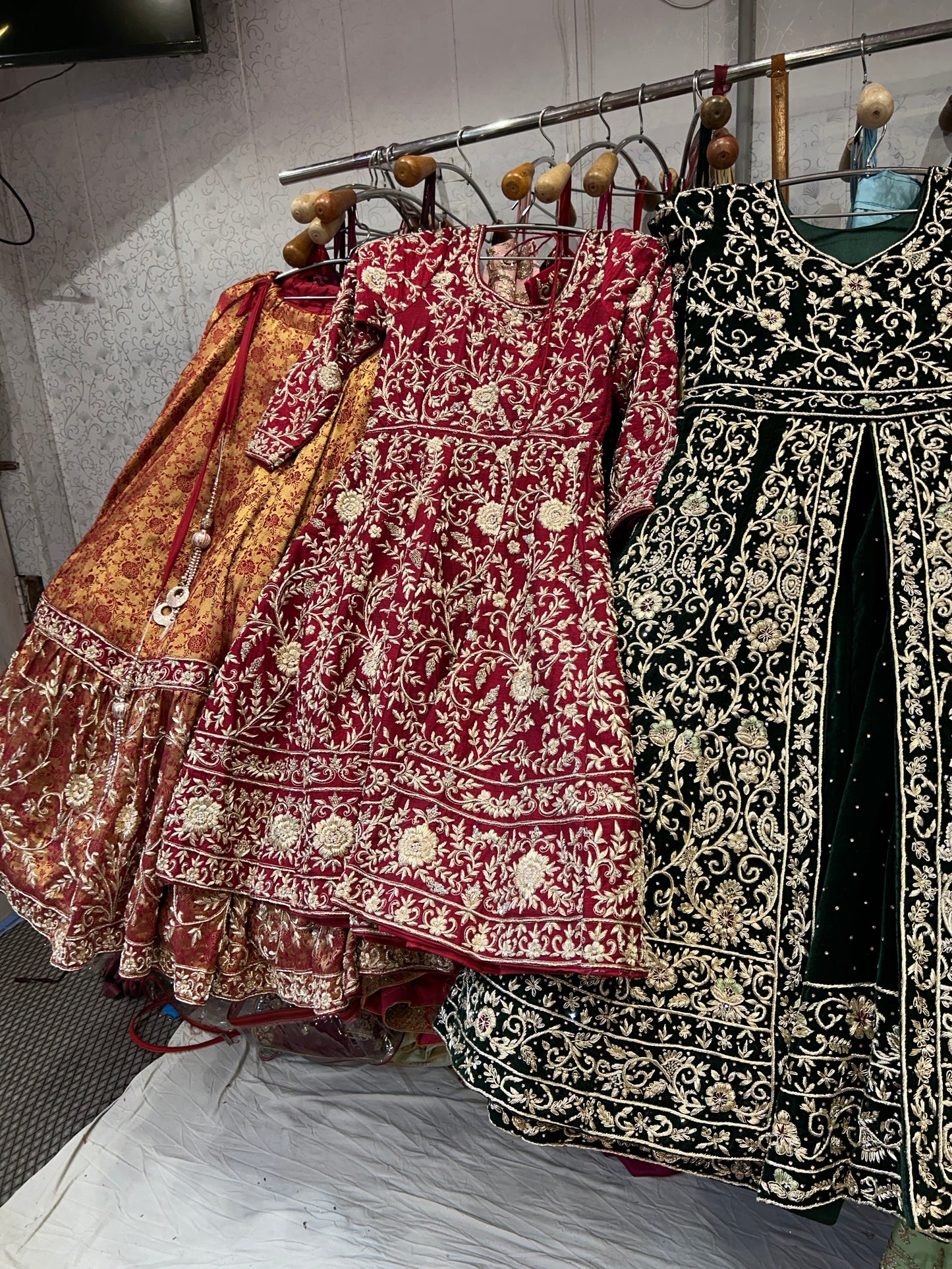 Beautiful Double shade ombrered Peplum long Dress Farshi Gaharara Pakistani Bridal Dress Muslim Special