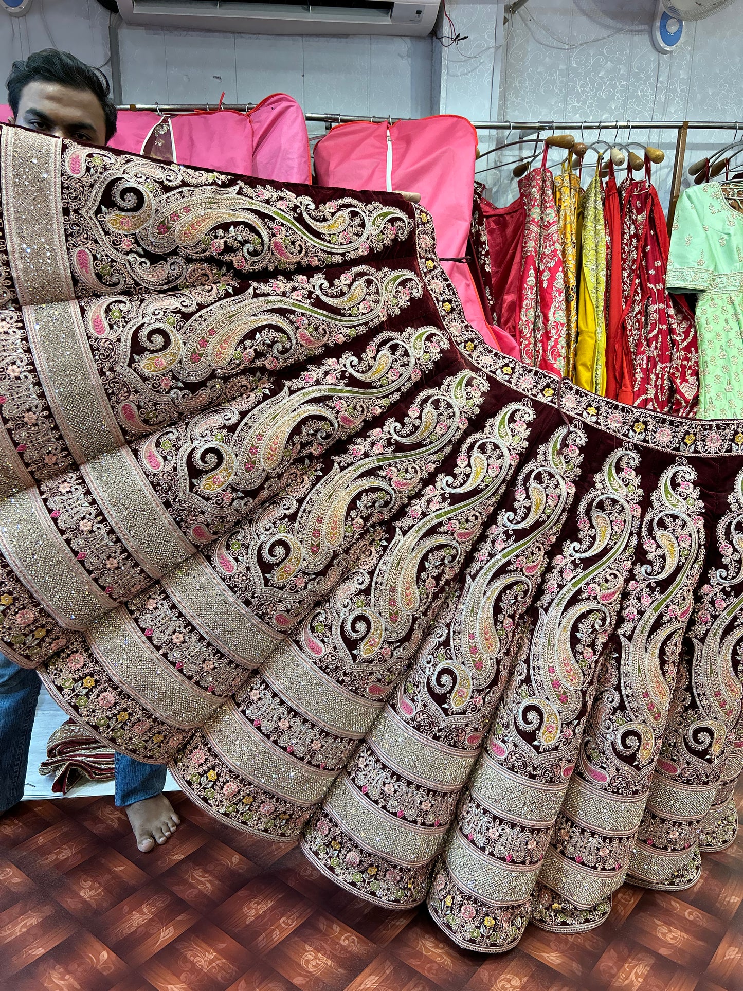 مصمم كرة الطاووس ليهينجا 😍