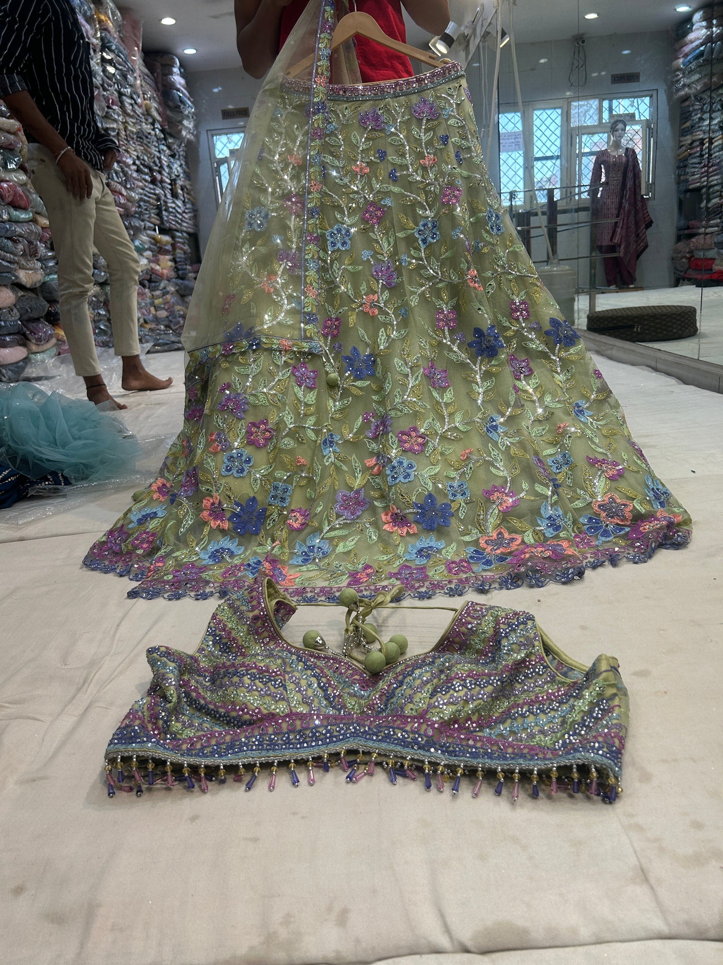 Hermosa lehenga floral