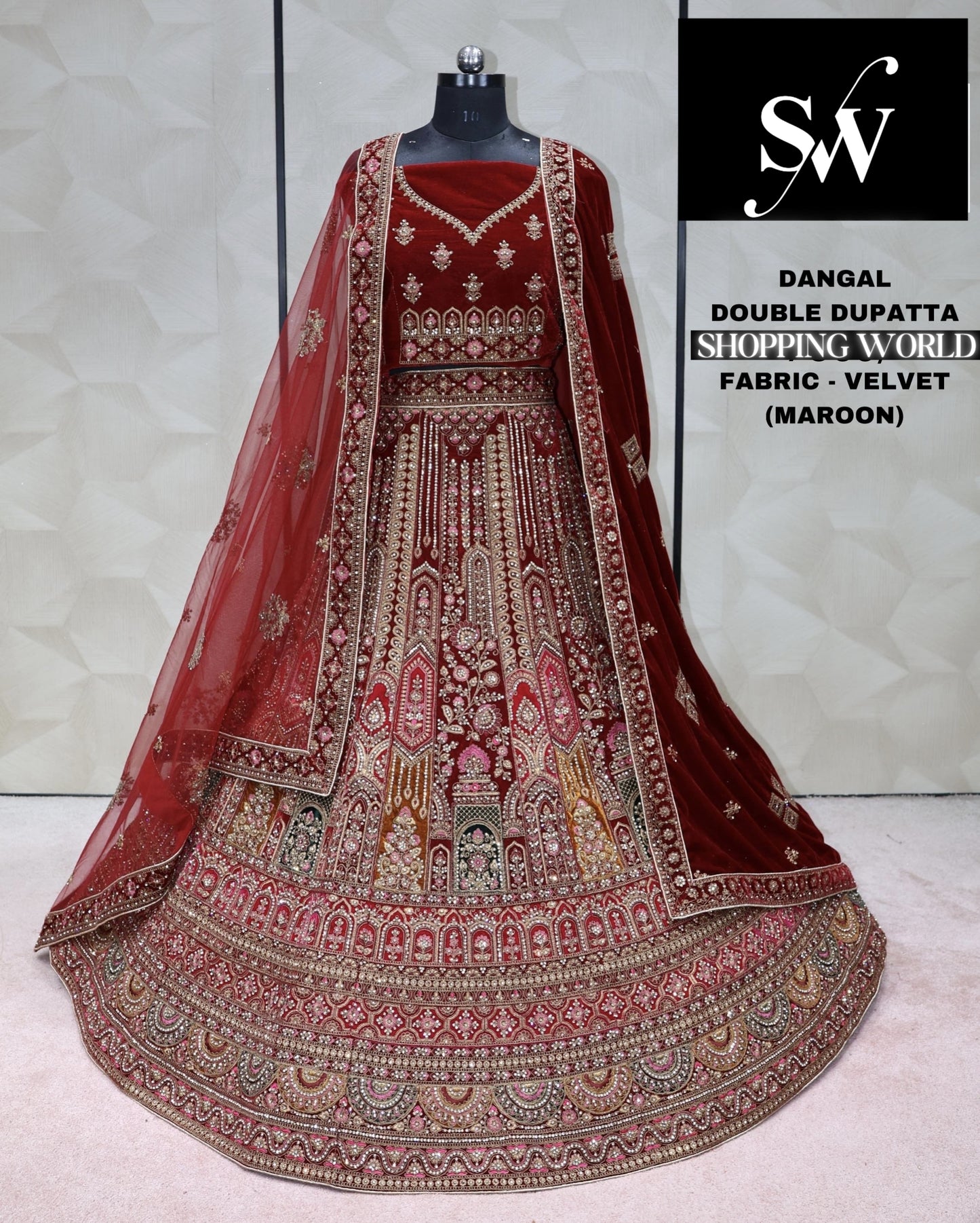 Tela de terciopelo lehenga color granate