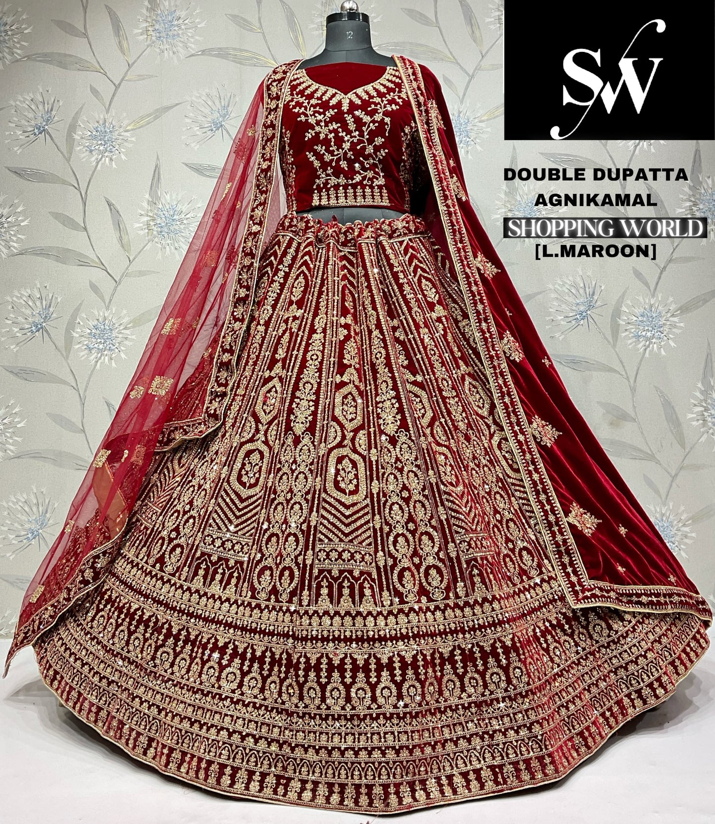 ग्लैमरस लाइट मैरून वेलवेट डबल दुपट्टा ब्राइडल लहंगा