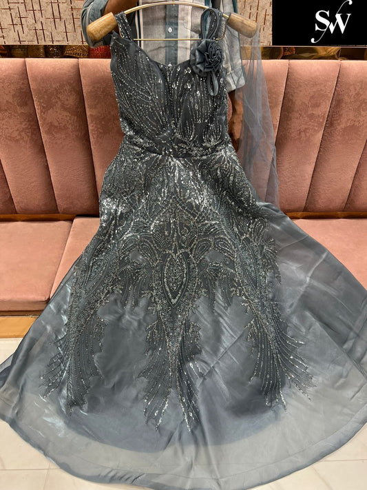 Engaging grey gown