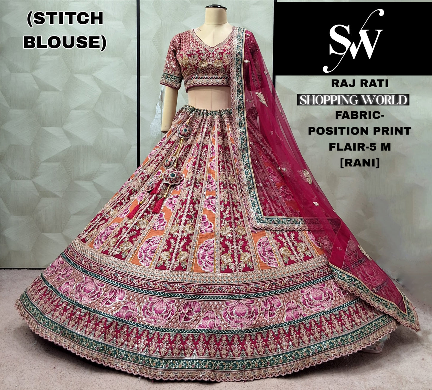 क्रीम सफेद रंग का पोजीशन प्रिंट क्रॉप टॉप लहंगा