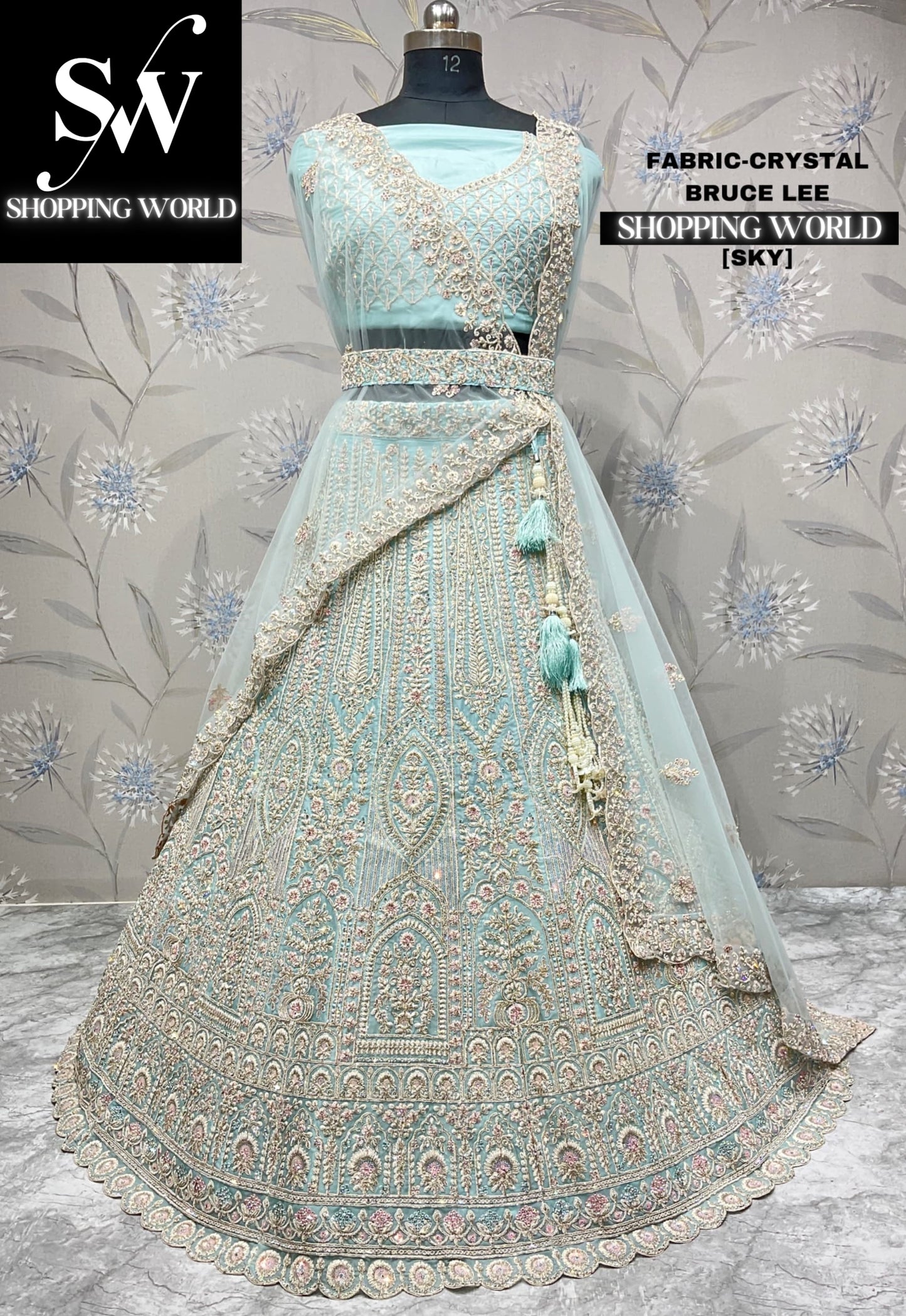 Lehenga de color azul cielo claro