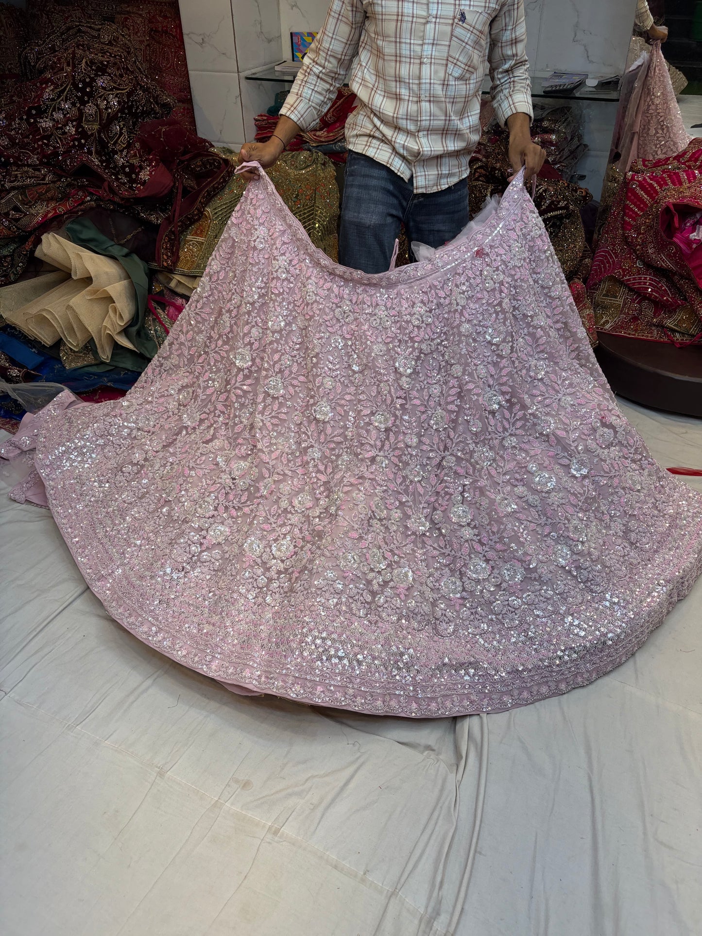 गुलाबी डिजाइनर लहंगा