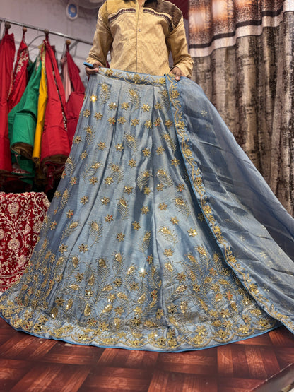 Atractiva lehenga de novia azul cielo