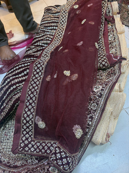 शानदार मैरून दुल्हन लहंगा