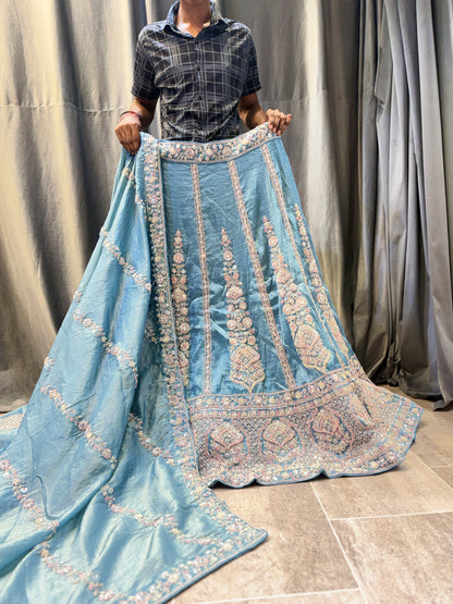 Impresionante lehenga azul cielo