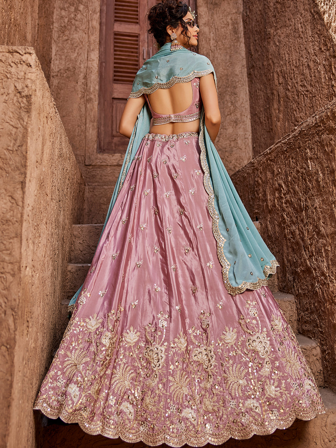 Lehenga de diseño de color rosa lila
