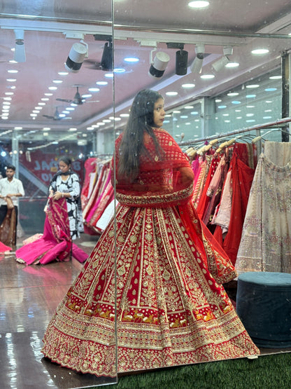 Lehenga nupcial roja de diseñador