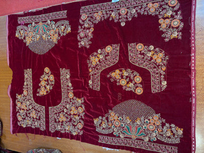 Impresionante lehenga nupcial color granate