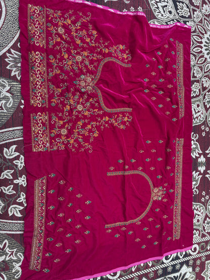 Preciosa lehenga nupcial de pavo real rosa Rani