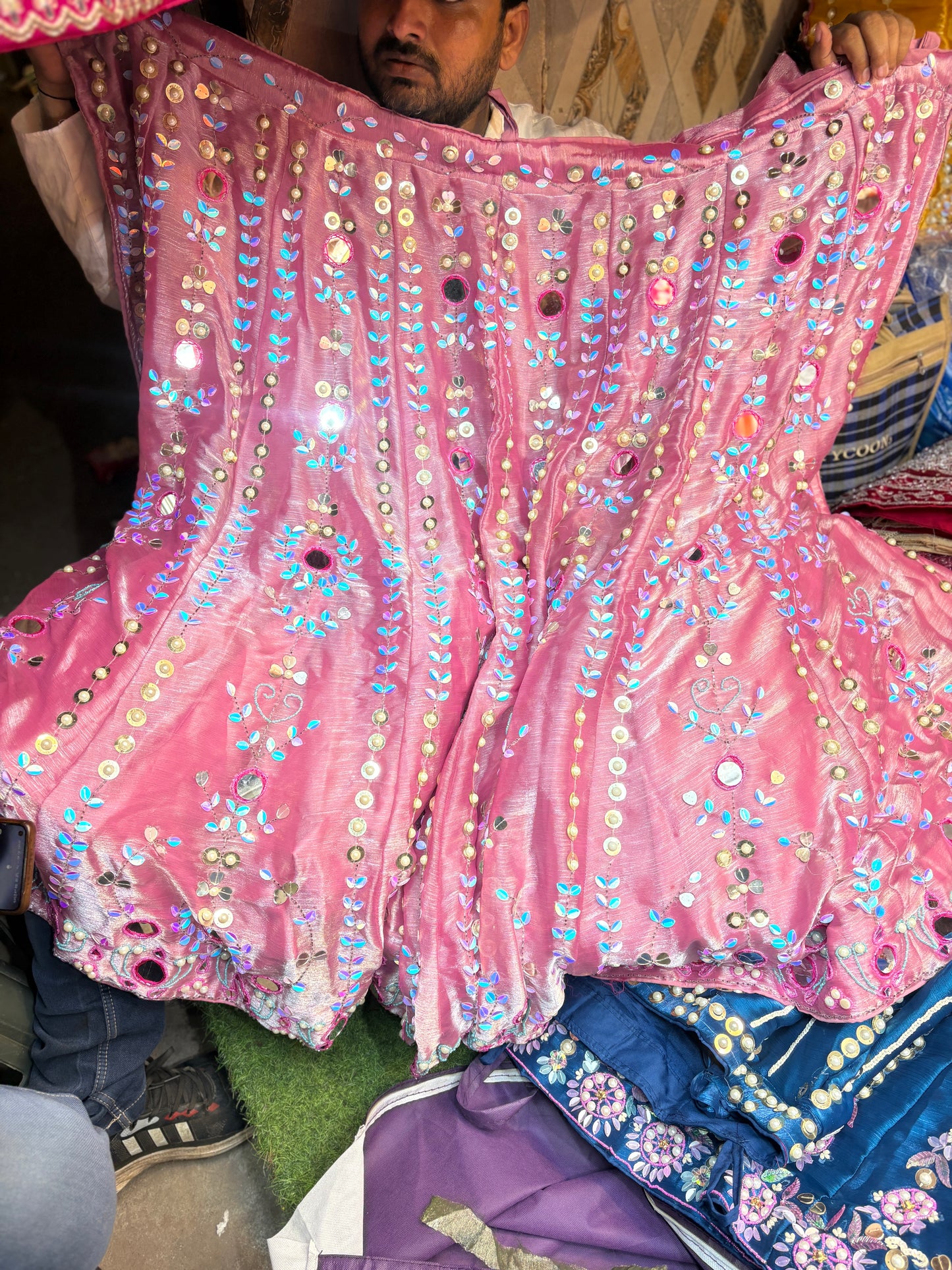 अद्भुत पीडीपी पिंक लेहंगा