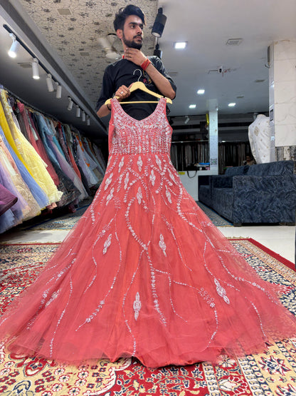 Encantador vestido color naranja melocotón