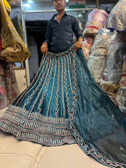 Fabuloso lehenga azul cielo