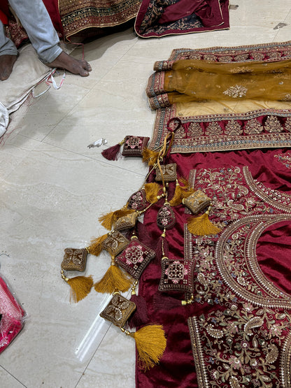 ماجستير أصفر مارون رويال ضخمة